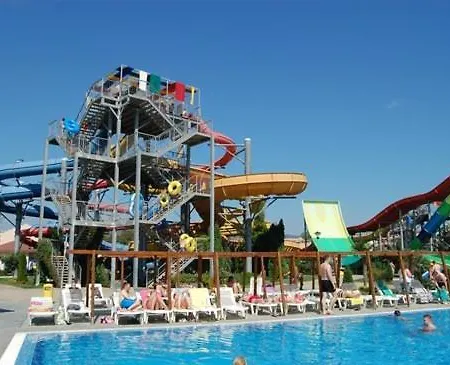 Private In Holiday Fort Club شقة