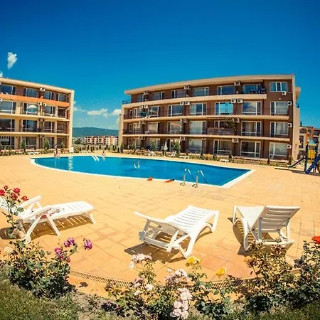 شقة Private In Holiday Fort Club *