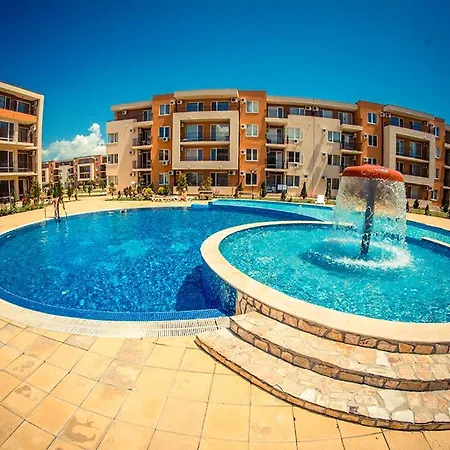 Private In Holiday Fort Club شقة