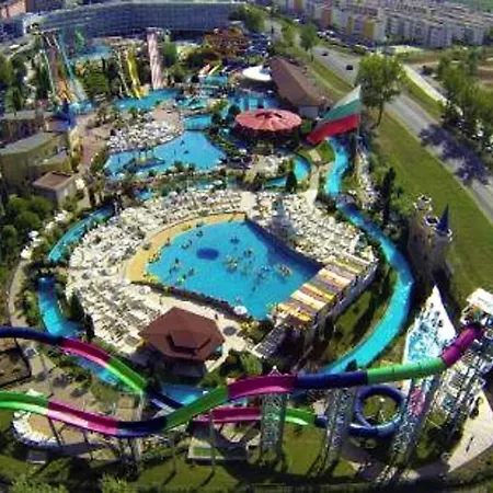 Private In Holiday Fort Club شقة